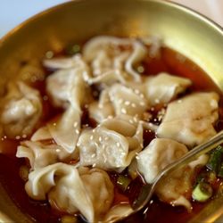 06. Wontons in Chili Oil Sauce (10红油抄手