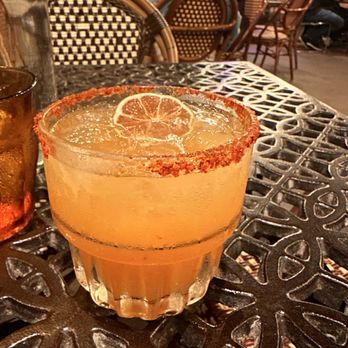 La Dama - Mexican Near Me - Milwaukee, Wisconsin