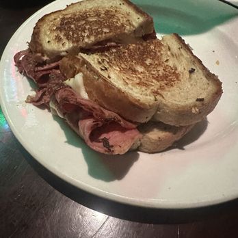 Finley's Irish Pub & Eatery - Rueben - American Near Me - Largo, Florida