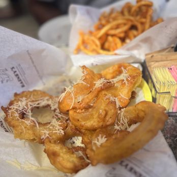 Barney's Gourmet Hamburgers - Onion rings - Burgers Near Me - Berkeley, California Barney's Gourmet Hamburgers - Onion rings - Burgers Near Me - Berkeley, California