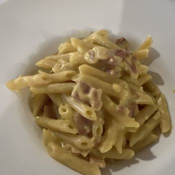 Al Colombo - Carbonara--note made with cream and no peas in dish - Italian Near Me - Venezia, AG Al Colombo - Carbonara--note made with cream and no peas in dish - Italian Near Me - Venezia, AG