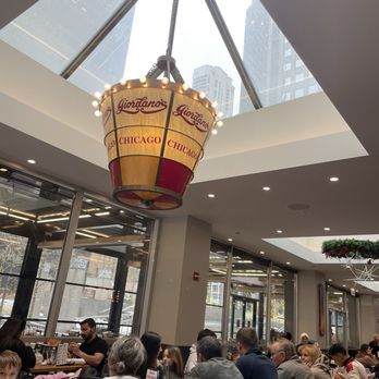 Giordano's - Pizza Near Me - Chicago, Illinois
