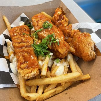 Flo's V8 Cafe - Mango-Habanero Chicken Strips (TikTok: @justandyvu) - Cafes Near Me - Anaheim, California Flo's V8 Cafe - Mango-Habanero Chicken Strips (TikTok: @justandyvu) - Cafes Near Me - Anaheim, California