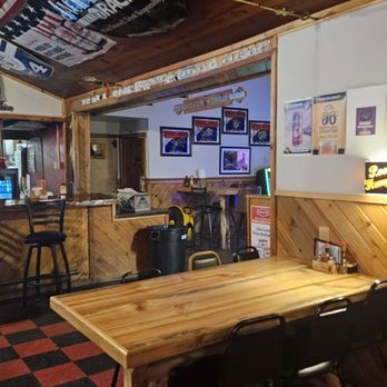 Poor Henrys Bar - Inside seating - Bars Near Me - Clinton, Montana