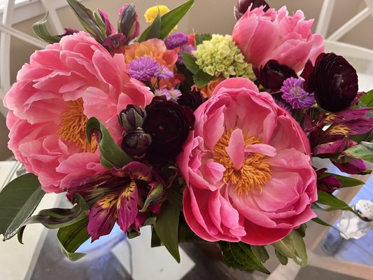 R Blooms Of Lake Oswego