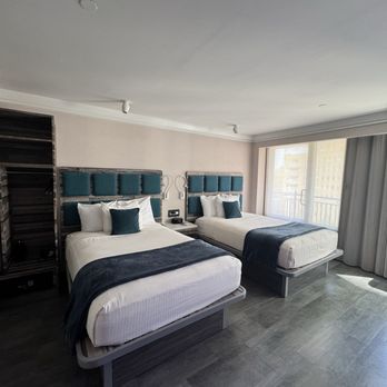 Hotel Le Bleu - Hotels Near Me - Brooklyn, New York