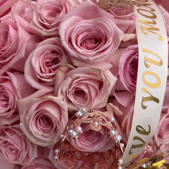 Isabela’s Flower - Florists Near Me - Chicago, Illinois Isabela’s Flower - Florists Near Me - Chicago, Illinois