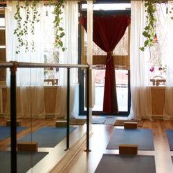 And Yoga Studios - Main yoga room