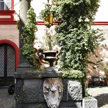 Villa Domi - Pozzo all'ingresso della villa - Venues & Event Spaces Near Me - Naples, NA