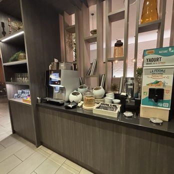 Par'Issy - Coffee machine, cereals, milk and yogurt - French Near Me - Issy-les-Moulineaux, 92