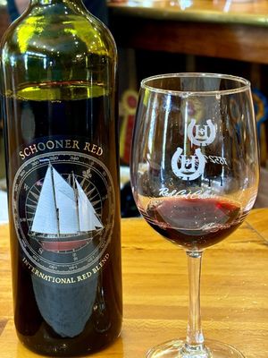 Hazlitt 1852 Vineyards by null