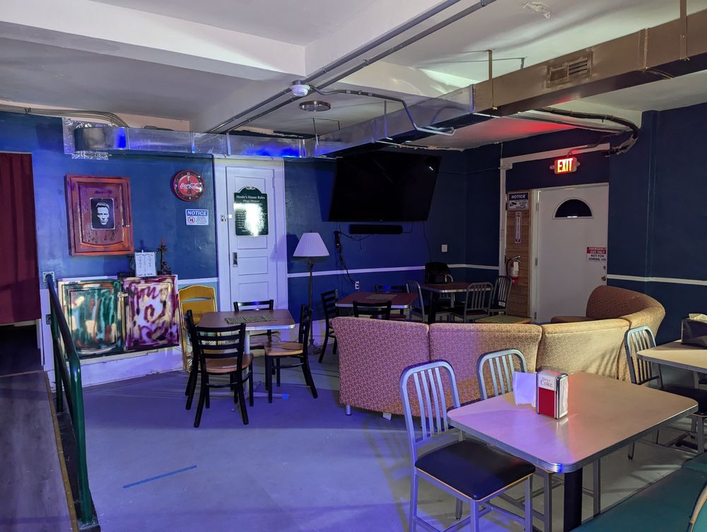 Social spots from Henle's Loop Tavern