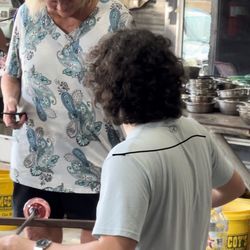 Salado Glassworks - Pulling the glass to form the shape