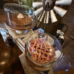 Old 76 Smokehouse - Adorable at the checkout counter.