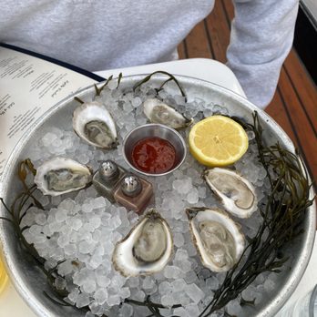 Grand Banks - Montauk Oysters - Bars Near Me - New York, New York