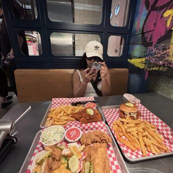 Hattie B's Hot Chicken - Southern Near Me - Las Vegas, Nevada