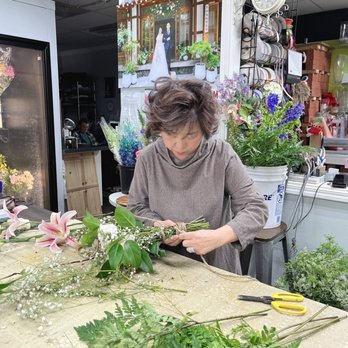 Sharon Floral - The very talented Sharon assembling a custom bouquet on the fly - Florists Near Me - San Jose, California Sharon Floral - The very talented Sharon assembling a custom bouquet on the fly - Florists Near Me - San Jose, California