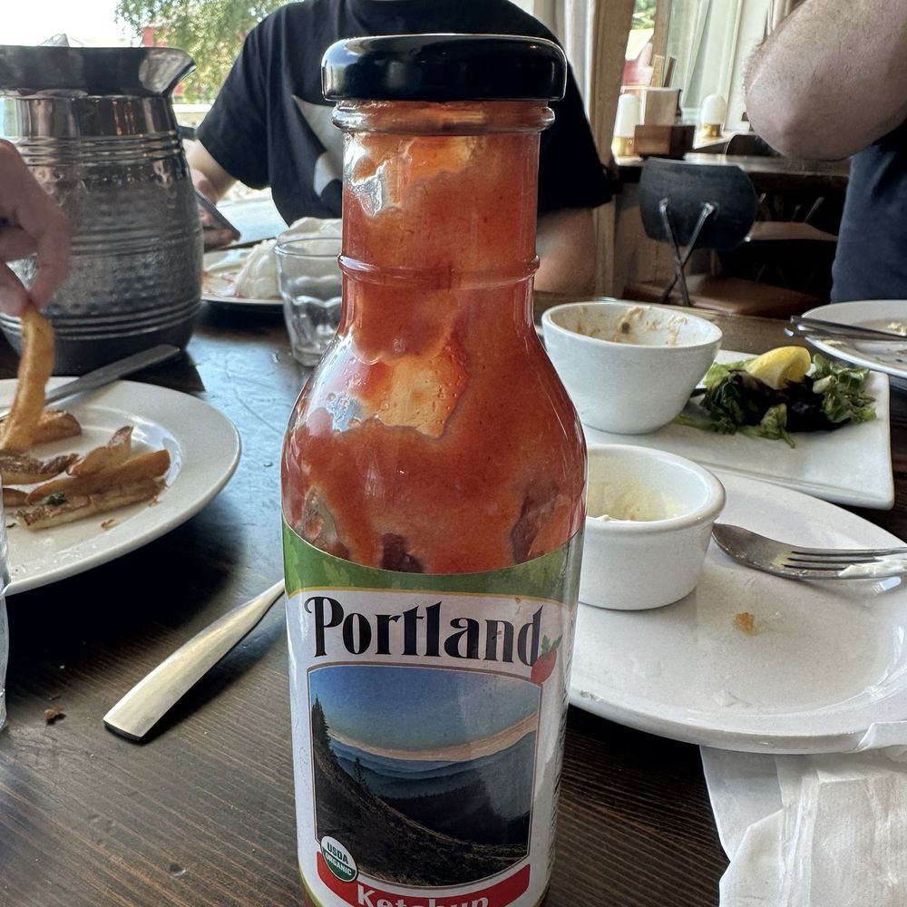 Salt Pub - I like this ketchup - New American Near Me - Ilwaco, Washington Salt Pub - I like this ketchup - New American Near Me - Ilwaco, Washington
