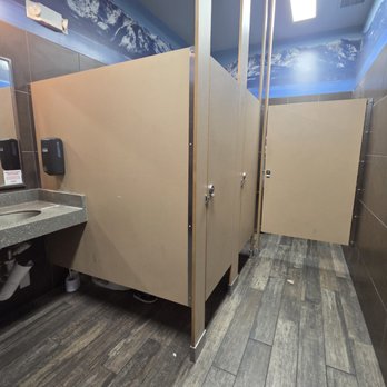 Maverik Adventure's First Stop - restroom - Gas Stations Near Me - Battle Mountain, Nevada