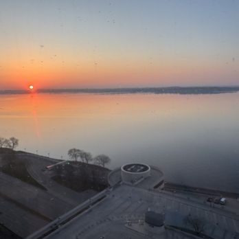 Hilton Madison Monona Terrace - Sun rise view - Hotels Near Me - Madison, Wisconsin Hilton Madison Monona Terrace - Sun rise view - Hotels Near Me - Madison, Wisconsin
