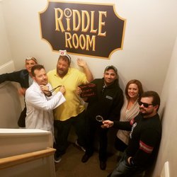 Ri Riddle Room - Team Jokers almost escaped the Murder Mystery... but they did take a great photo! #ririddleroom #escaperooms #riddleroom #escapegames