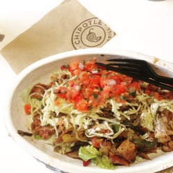 Chipotle Mexican Grill - Le Salad Bowl avec pleeeeein de Tabasco