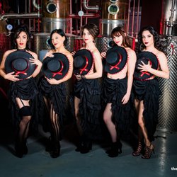 The Dollface Dames - The Dollface Dames at R6 Distillery