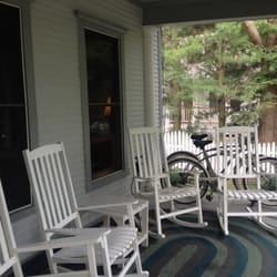 Beechwood Manor Inn & Cottage - Borrow a bike or sit and rock!!