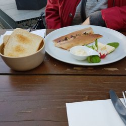 Sehr lecker zubereitet. Fisch Forelle aus der Region. Sehr zu empfehlen.