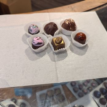Cherri's Chocol'art - Truffles - Chocolatiers & Shops Near Me - Kalamazoo, Michigan