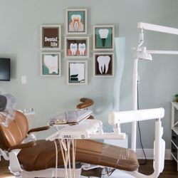 Patrick M Weimer, DDS - Modern treatment room equipped with advanced dental technology.