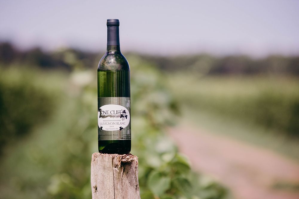 Long Cliff Vineyard & Winery - vineyard in Sanborn, NY