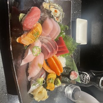 Aoyu Sushi - Sashimi omakase, do you see the beauty in those cuts?! - Japanese Near Me - Bronx, New York