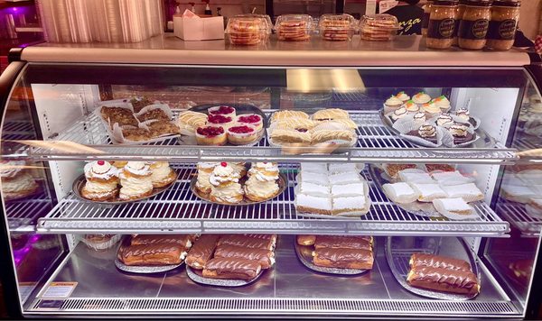 Charlie's Spic & Span Bakery & Café by null