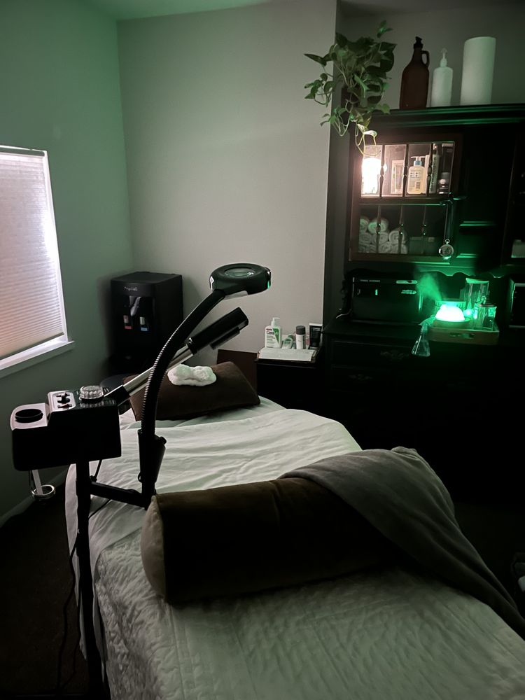 Gypsy Spa Room Logo