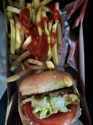 In-N-Out Burger by null