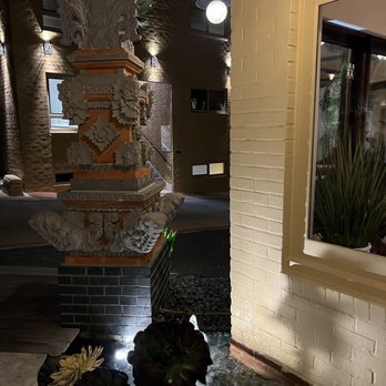 Pantai Inn - Fountain - Hotels Near Me - La Jolla, California Pantai Inn - Fountain - Hotels Near Me - La Jolla, California
