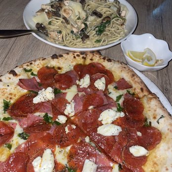 Del Lusso - Spaghetti all Francisco and Napoli Pizza add pepperoni and hit honey - Pizza Near Me - Carlsbad, California