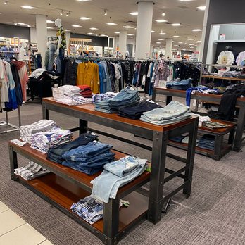 Macy's - Department Stores Near Me - Schaumburg, Illinois