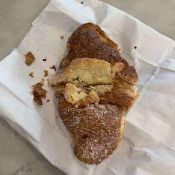 L'Appartement 4F - Bakeries Near Me - Brooklyn, New York L'Appartement 4F - Bakeries Near Me - Brooklyn, New York