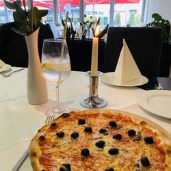 Pizzeria Calabria - Pizza neapolitana und hugo