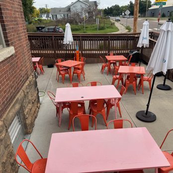 Valley Burger - exterior seating - Cocktail Bars Near Me - Eau Claire, Wisconsin Valley Burger - exterior seating - Cocktail Bars Near Me - Eau Claire, Wisconsin