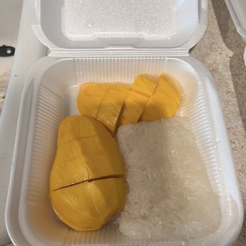 Thai Dishes Valencia - Mango and Sticky Rice - Thai Near Me - Valencia, California