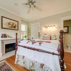 Inn At Mount Pleasant B&B - Green Room (Queen)