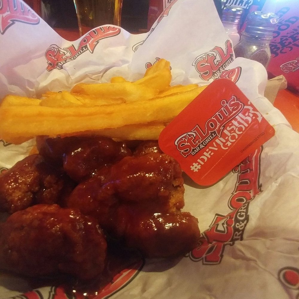 St. Louis Bar & Grill - Chicken Wings Near Me - Toronto, Ontario St. Louis Bar & Grill - Chicken Wings Near Me - Toronto, Ontario