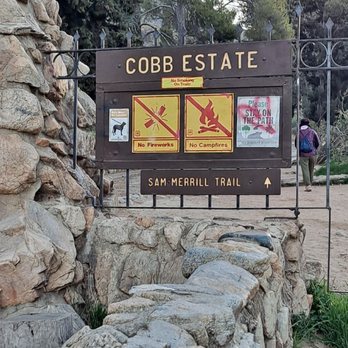 Cobb Estate Trailhead - The entrance - Hiking Near Me - Altadena, California