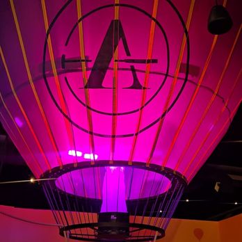 Albatross - Hot air balloon photo op - Mini Golf Near Me - Edison, New Jersey