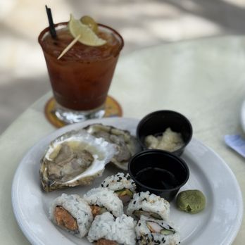 Frigate's Waterfront Bar and Grill - Sushi and oyster - Seafood Near Me - Melbourne, Florida