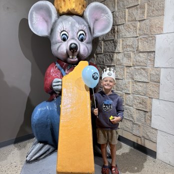 Mars Cheese Castle - Bakeries Near Me - Kenosha, Wisconsin