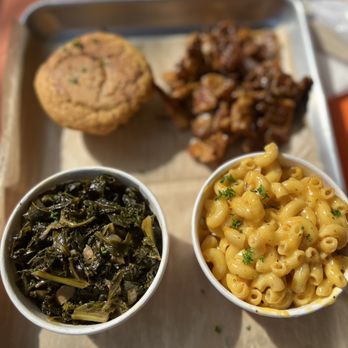 The Rabbit Hole - Collard greens, corn bread, vegan Mac n cheese - Vegan Near Me - Pompano Beach, Florida The Rabbit Hole - Collard greens, corn bread, vegan Mac n cheese - Vegan Near Me - Pompano Beach, Florida